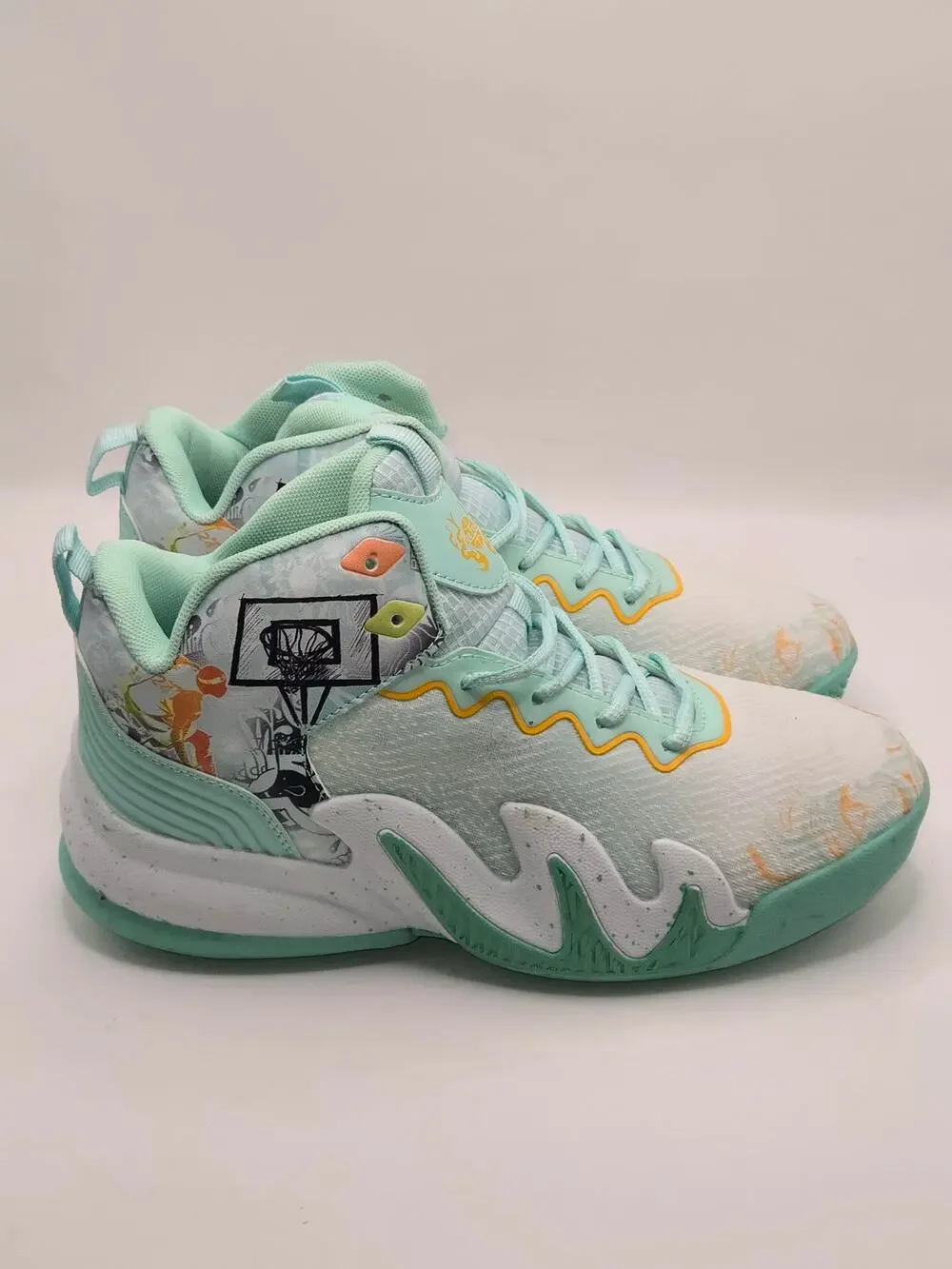 CLIBANG Kids Basketball Shoes Mint White Orange Men's US 8.5/ Women's 10 NWOB
